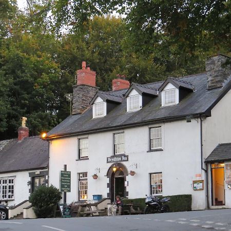 The Bryntirion Inn Llandderfel Eksteriør billede